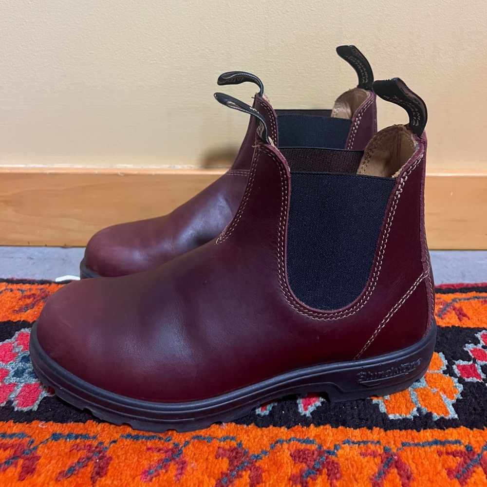 Blundstones Oxblood color